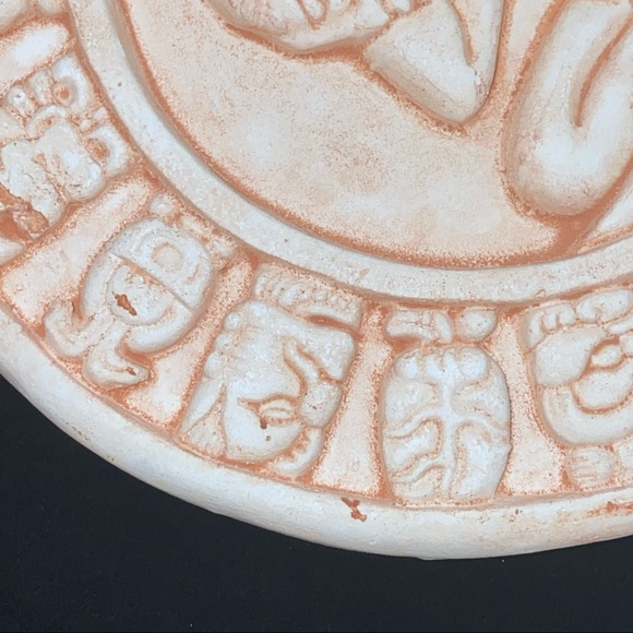 EUC Vintage 90’s Plaster Mayan Calendar Wheel Souvenir from Cancun, Mexico - Picture 4 of 14